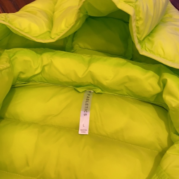 FABLETICS MARINA PACKABLE PUFF VEST💖 - Picture 7 of 8